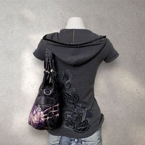 Y2K Miss Me Hooded Short Sleeve Top – Black Embroidered Floral